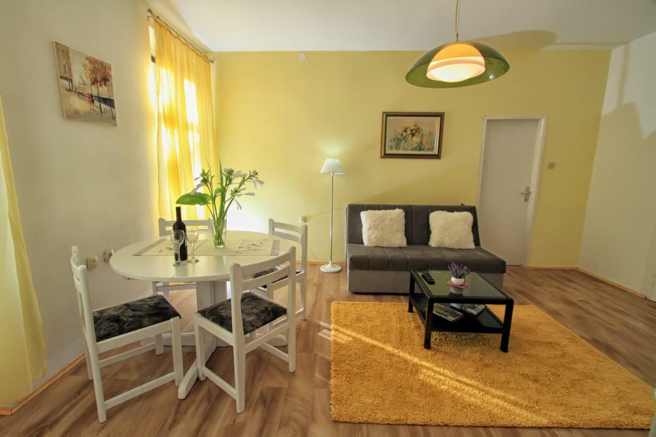 Bivium Daire Otočac Dış mekan fotoğraf